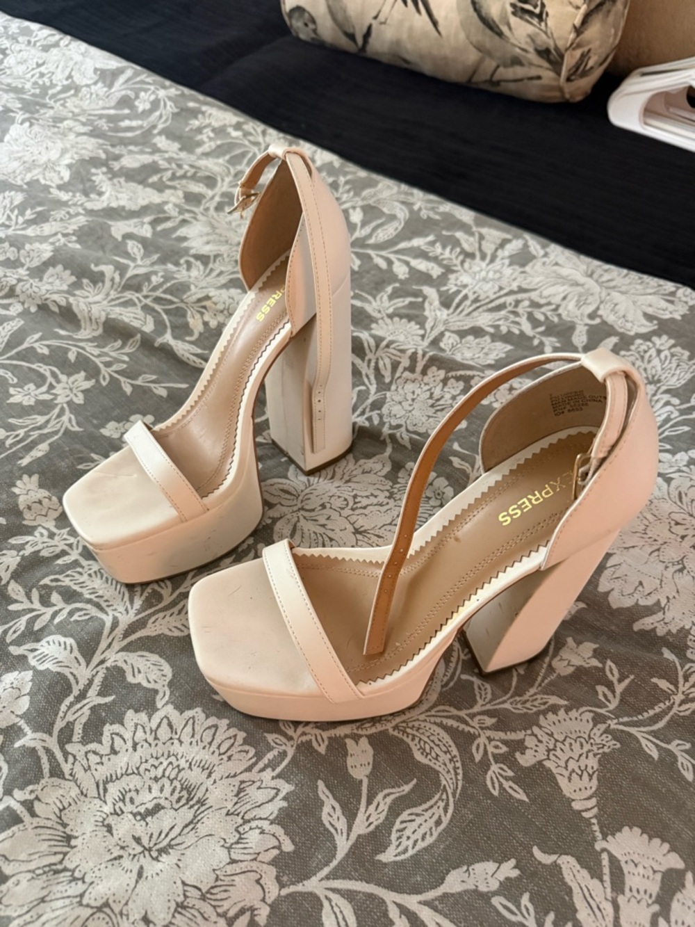 Express heels
